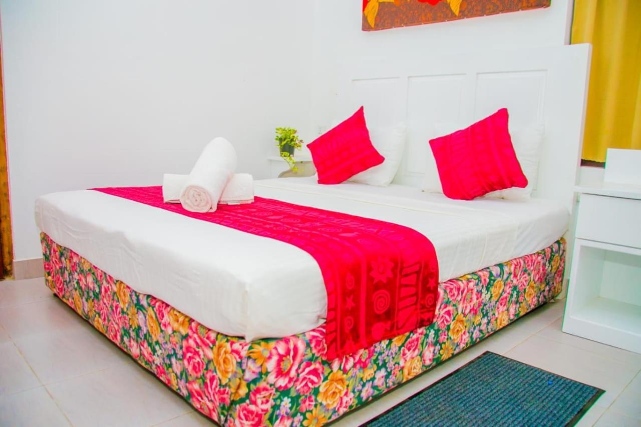 كاتوناياكى Niwahana Transit City Hotel المظهر الخارجي الصورة