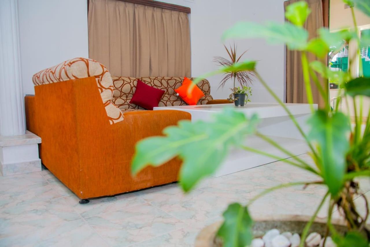 كاتوناياكى Niwahana Transit City Hotel المظهر الخارجي الصورة